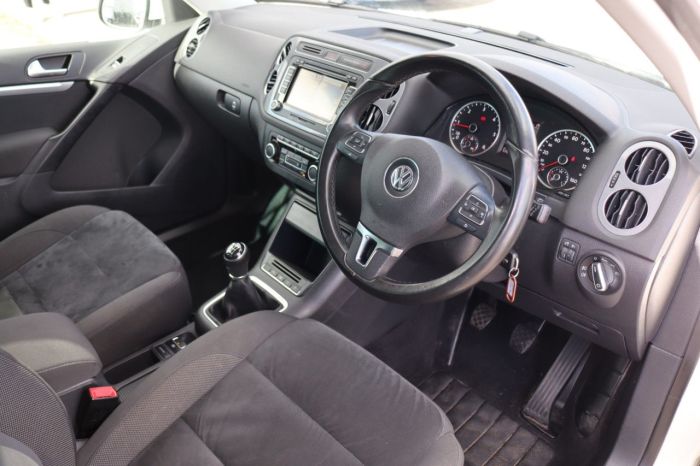 Volkswagen Tiguan 2.0 MATCH TDI BLUEMOTION TECHNOLOGY 4MOTION 5d 139 BHP All Terrain Diesel WHITE