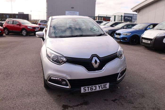 Renault Captur 1.5 DYNAMIQUE MEDIANAV ENERGY DCI S/S 5d 90 BHP Hatchback Diesel SILVER