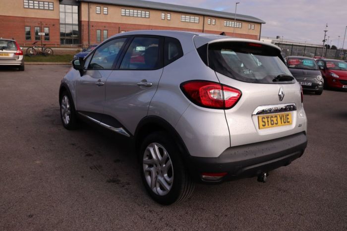 Renault Captur 1.5 DYNAMIQUE MEDIANAV ENERGY DCI S/S 5d 90 BHP Hatchback Diesel SILVER