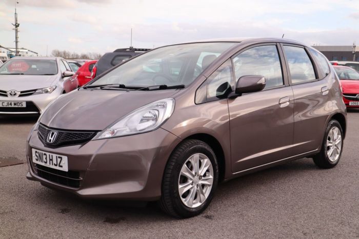 Honda Jazz 1.3 I-VTEC ES 5d 98 BHP Hatchback Petrol BROWN