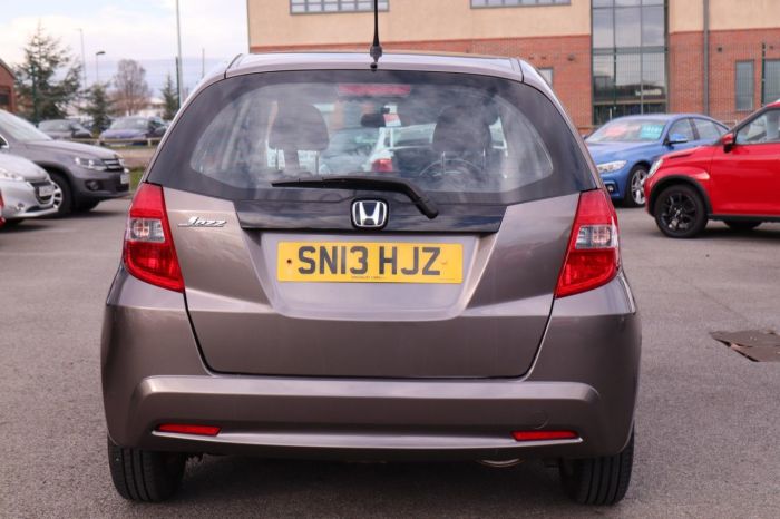 Honda Jazz 1.3 I-VTEC ES 5d 98 BHP Hatchback Petrol BROWN