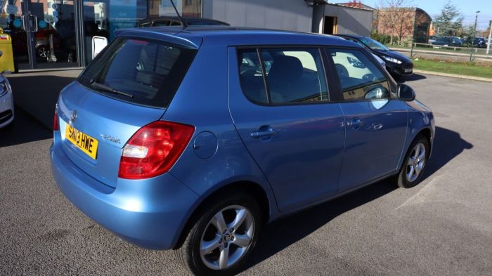 Skoda Fabia 1.2 SE 12V 5d 68 BHP Hatchback Petrol BLUE