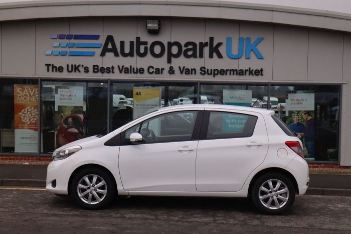 Toyota Yaris 1.3 VVT-I TR 5d 98 BHP Hatchback Petrol WHITE