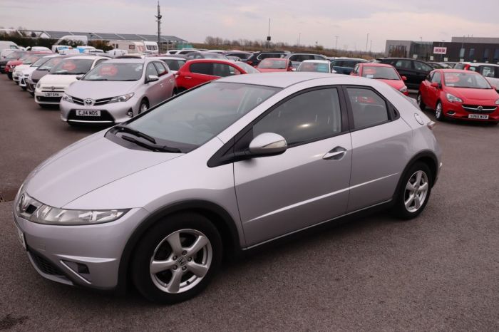 Honda Civic 1.8 I-VTEC SE 5d 138 BHP Hatchback Petrol SILVER