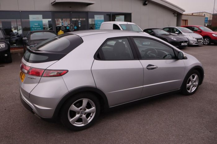 Honda Civic 1.8 I-VTEC SE 5d 138 BHP Hatchback Petrol SILVER