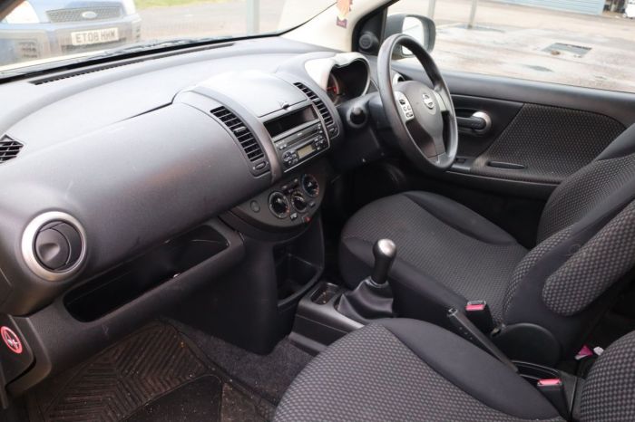 Nissan Note 1.4 SE 5d 87 BHP Hatchback Petrol YELLOW