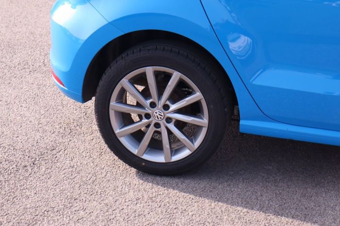 Volkswagen Polo 1.4 SE DESIGN TDI BLUEMOTION 5d 75 BHP Hatchback Diesel BLUE