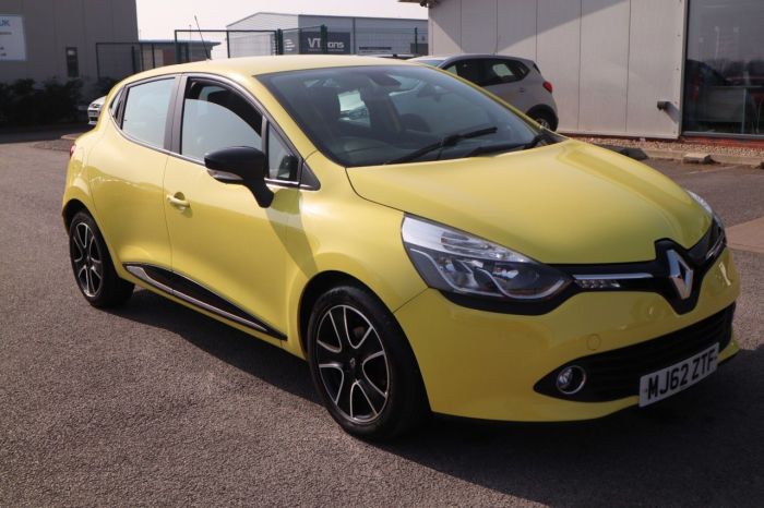 Renault Clio 0.9 DYNAMIQUE MEDIANAV ENERGY TCE S/S 5d 90 BHP Hatchback Petrol YELLOW