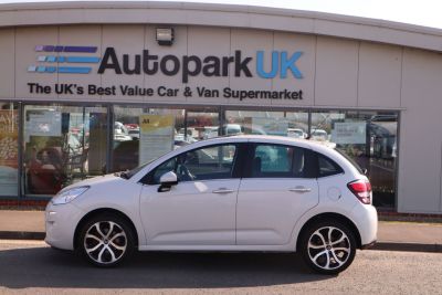 Citroen C3 1.2 EXCLUSIVE 5d 109 BHP Hatchback Petrol WHITECitroen C3 1.2 EXCLUSIVE 5d 109 BHP Hatchback Petrol WHITE at Motor Finance 4u Tunbridge Wells