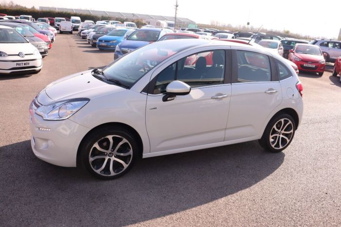 Citroen C3 1.2 EXCLUSIVE 5d 109 BHP Hatchback Petrol WHITE