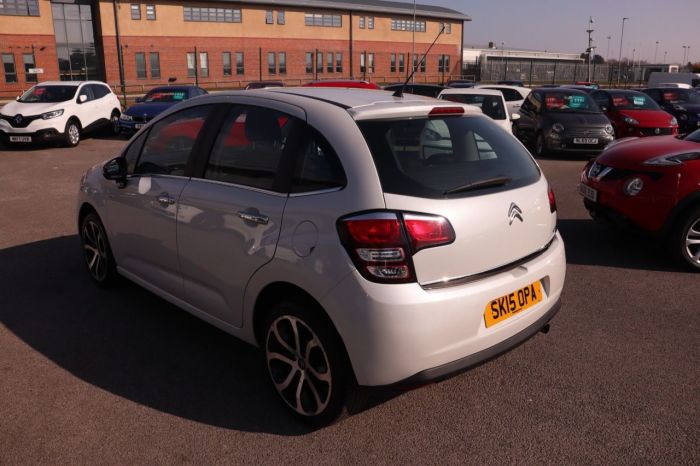 Citroen C3 1.2 EXCLUSIVE 5d 109 BHP Hatchback Petrol WHITE