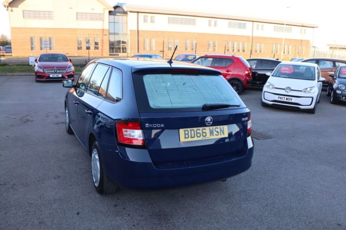 Skoda Fabia 1.4 S TDI 5d 74 BHP Estate Petrol BLUE