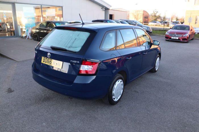 Skoda Fabia 1.4 S TDI 5d 74 BHP Estate Petrol BLUE