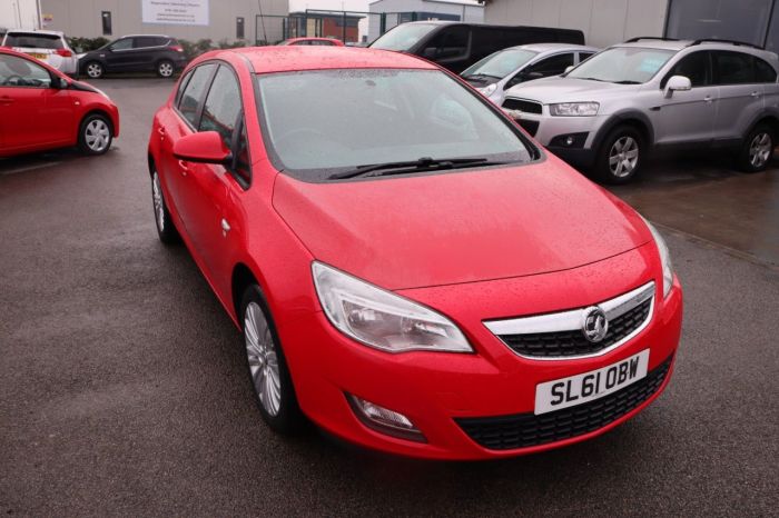 Vauxhall Astra 1.4 EXCITE 5d 98 BHP Hatchback Petrol RED