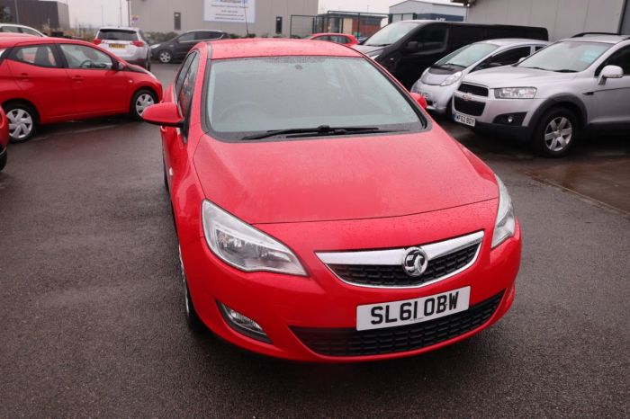 Vauxhall Astra 1.4 EXCITE 5d 98 BHP Hatchback Petrol RED