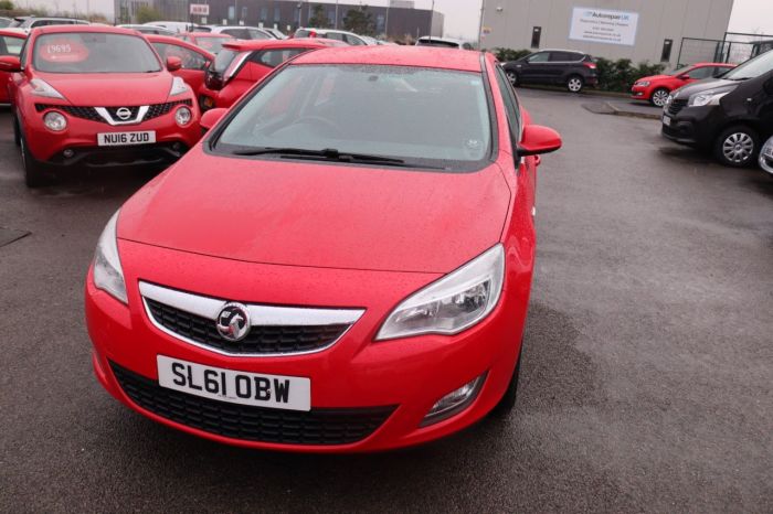 Vauxhall Astra 1.4 EXCITE 5d 98 BHP Hatchback Petrol RED