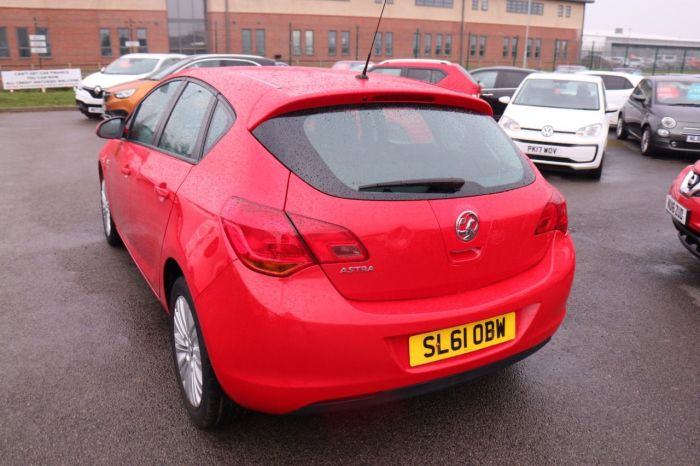 Vauxhall Astra 1.4 EXCITE 5d 98 BHP Hatchback Petrol RED