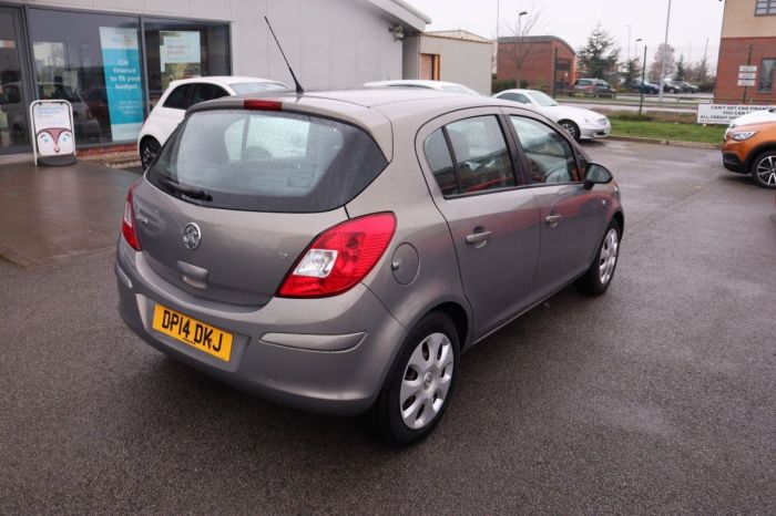 Vauxhall Corsa 1.2 DESIGN AC 5d 83 BHP Hatchback Petrol BROWN