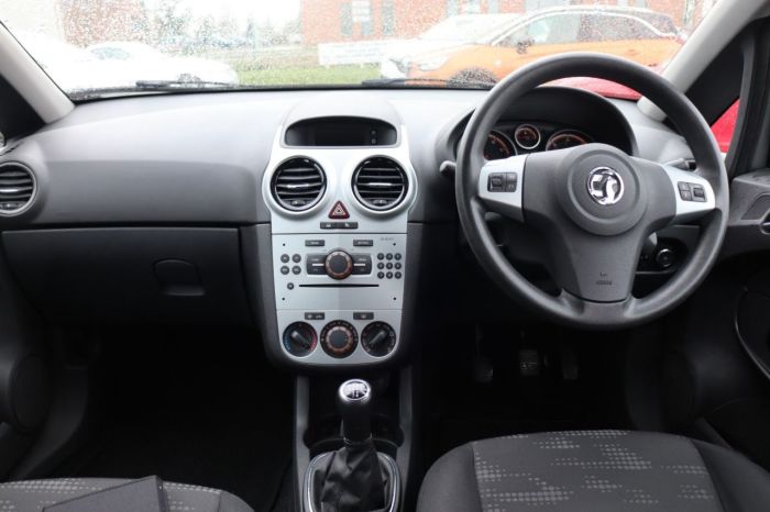 Vauxhall Corsa 1.2 DESIGN AC 5d 83 BHP Hatchback Petrol BROWN