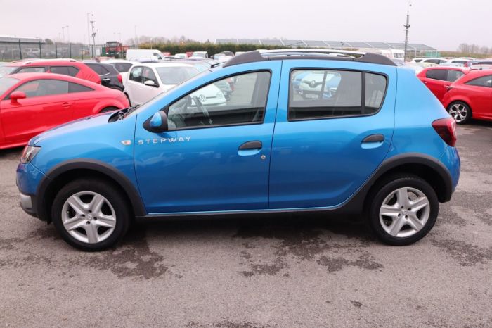 Dacia Sandero Stepway 1.5 LAUREATE DCI 5d 90 BHP Hatchback Diesel BLUE