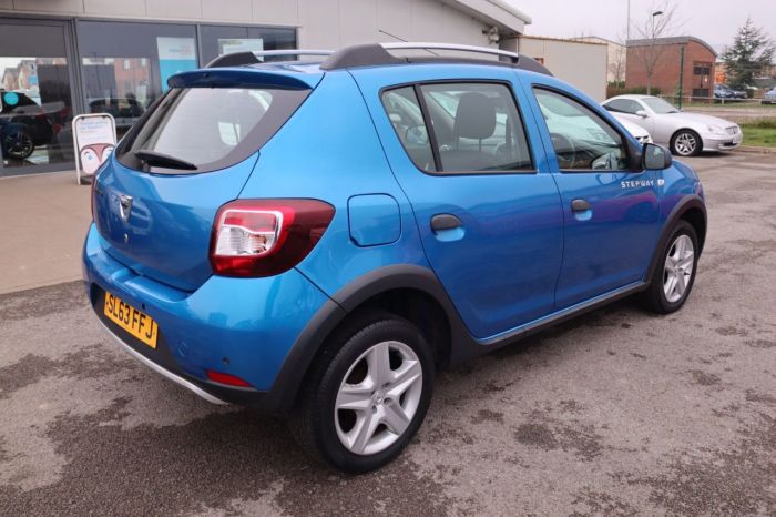 Dacia Sandero Stepway 1.5 LAUREATE DCI 5d 90 BHP Hatchback Diesel BLUE