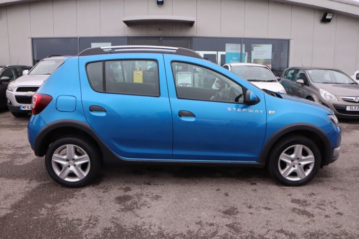 Dacia Sandero Stepway 1.5 LAUREATE DCI 5d 90 BHP Hatchback Diesel BLUE