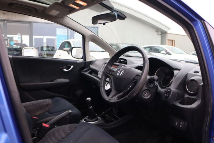 Honda Jazz 1.3 I-VTEC EX 5d 98 BHP Hatchback Petrol BLUE