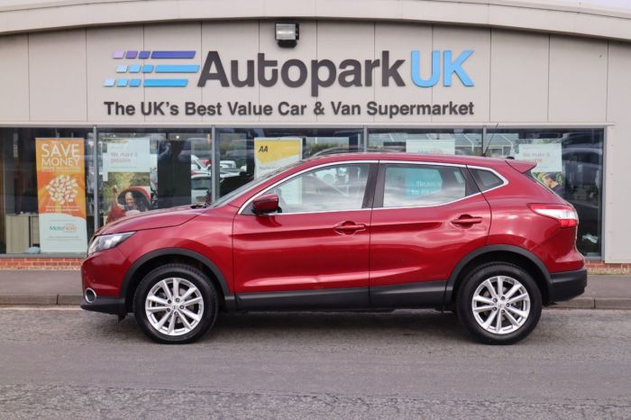 Nissan Qashqai 1.5 DCI ACENTA SMART VISION 5d 108 BHP Hatchback Diesel RED