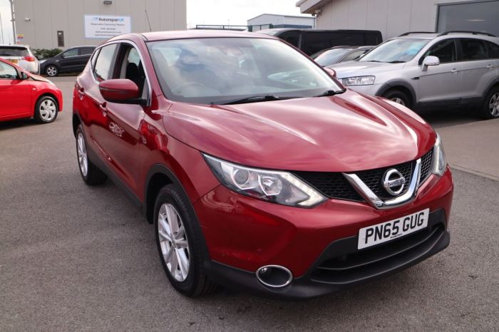 Nissan Qashqai 1.5 DCI ACENTA SMART VISION 5d 108 BHP Hatchback Diesel RED