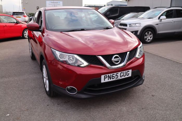 Nissan Qashqai 1.5 DCI ACENTA SMART VISION 5d 108 BHP Hatchback Diesel RED