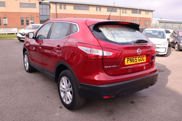 Nissan Qashqai 1.5 DCI ACENTA SMART VISION 5d 108 BHP Hatchback Diesel RED