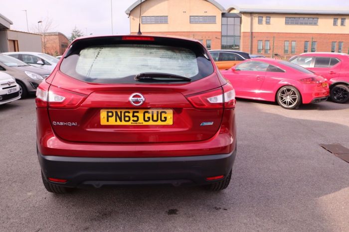 Nissan Qashqai 1.5 DCI ACENTA SMART VISION 5d 108 BHP Hatchback Diesel RED