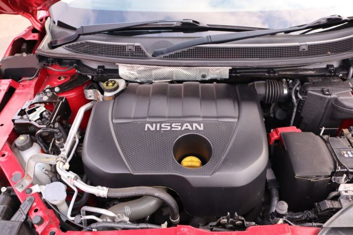 Nissan Qashqai 1.5 DCI ACENTA SMART VISION 5d 108 BHP Hatchback Diesel RED