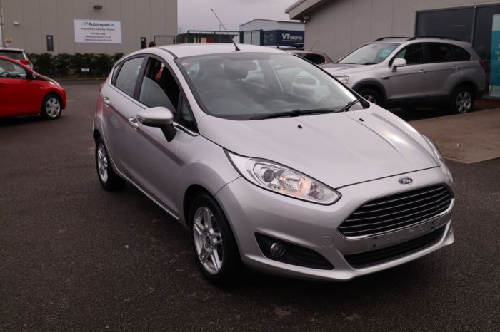 Ford Fiesta 1.2 ZETEC 5d 81 BHP Hatchback Petrol SILVER