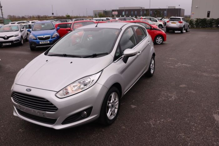 Ford Fiesta 1.2 ZETEC 5d 81 BHP Hatchback Petrol SILVER