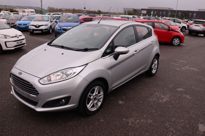 Ford Fiesta 1.2 ZETEC 5d 81 BHP Hatchback Petrol SILVER