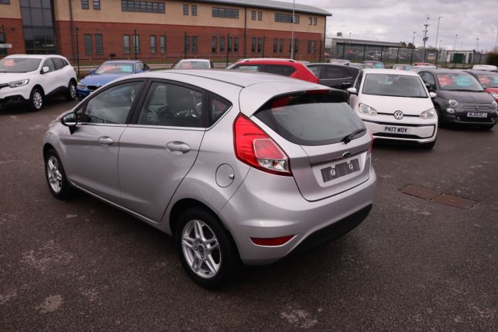 Ford Fiesta 1.2 ZETEC 5d 81 BHP Hatchback Petrol SILVER