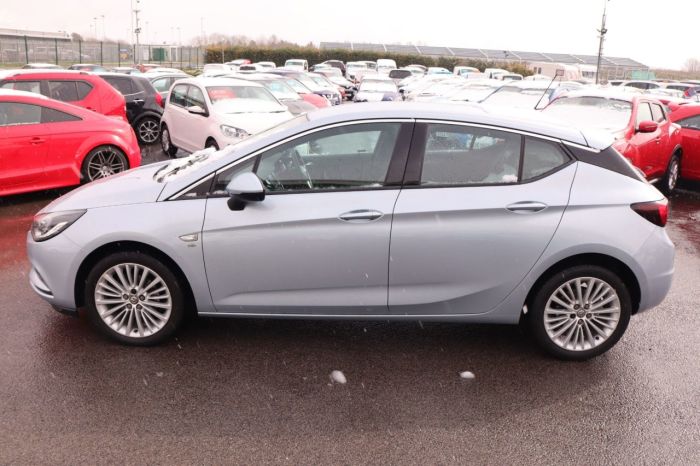 Vauxhall Astra 1.4 ELITE 5d 148 BHP Hatchback Petrol SILVER