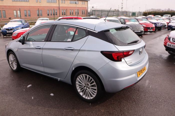 Vauxhall Astra 1.4 ELITE 5d 148 BHP Hatchback Petrol SILVER