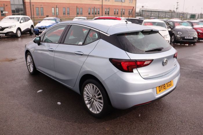 Vauxhall Astra 1.4 ELITE 5d 148 BHP Hatchback Petrol SILVER