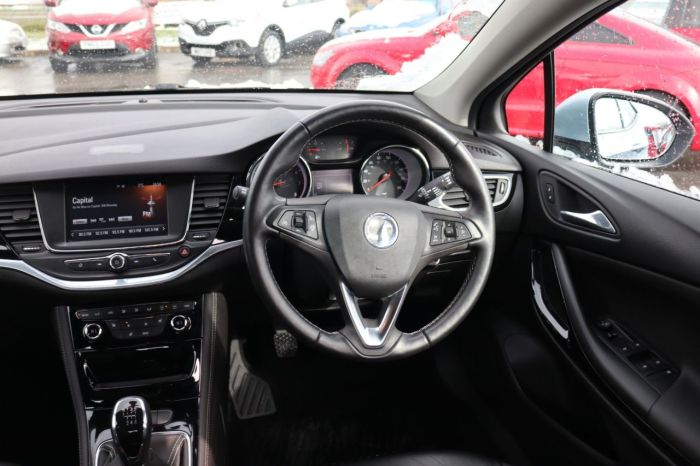 Vauxhall Astra 1.4 ELITE 5d 148 BHP Hatchback Petrol SILVER