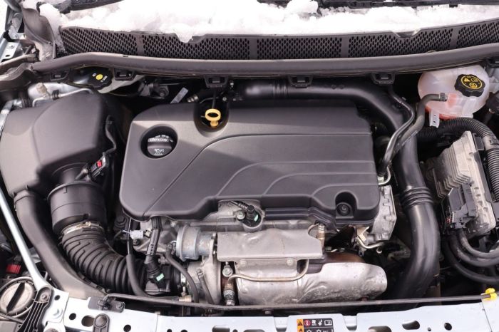 Vauxhall Astra 1.4 ELITE 5d 148 BHP Hatchback Petrol SILVER
