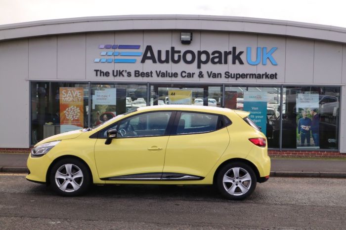 Renault Clio 1.1 DYNAMIQUE MEDIANAV 5d 75 BHP Hatchback Petrol YELLOW