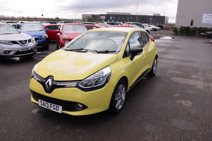 Renault Clio 1.1 DYNAMIQUE MEDIANAV 5d 75 BHP Hatchback Petrol YELLOW