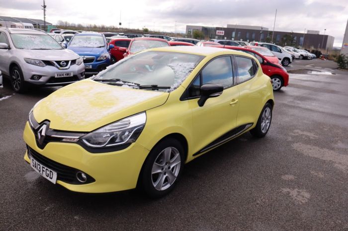 Renault Clio 1.1 DYNAMIQUE MEDIANAV 5d 75 BHP Hatchback Petrol YELLOW