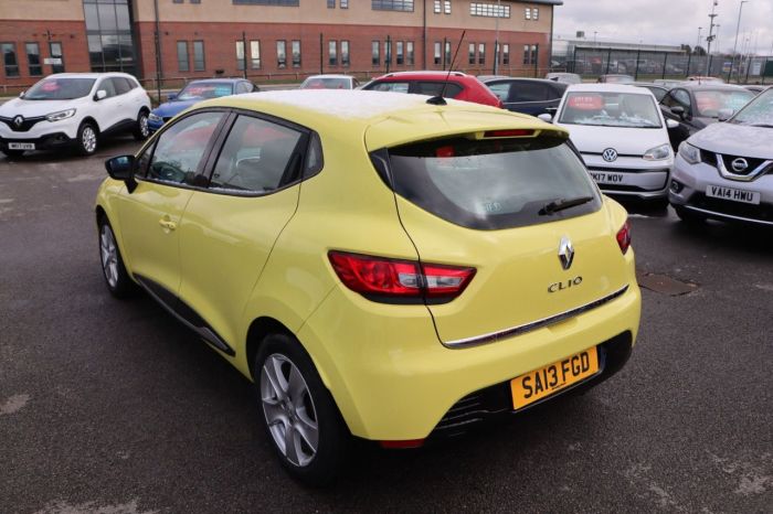 Renault Clio 1.1 DYNAMIQUE MEDIANAV 5d 75 BHP Hatchback Petrol YELLOW