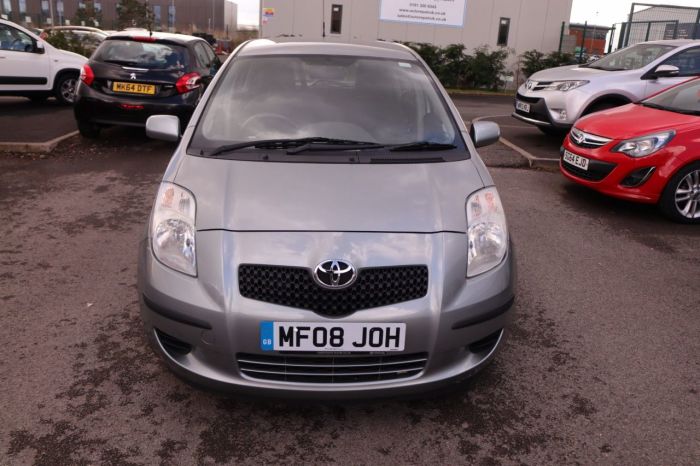 Toyota Yaris 1.3 TR VVTI 5d 86 BHP Hatchback Petrol SILVER