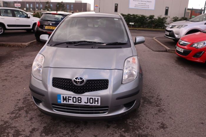 Toyota Yaris 1.3 TR VVTI 5d 86 BHP Hatchback Petrol SILVER