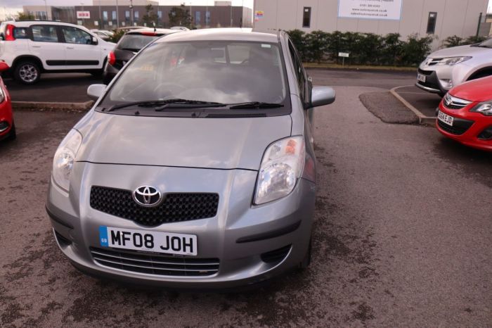 Toyota Yaris 1.3 TR VVTI 5d 86 BHP Hatchback Petrol SILVER