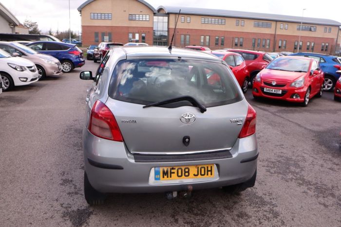 Toyota Yaris 1.3 TR VVTI 5d 86 BHP Hatchback Petrol SILVER